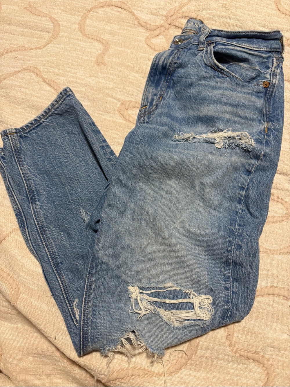 American Eagle Outfitters Light Blue Distressed Jeans
